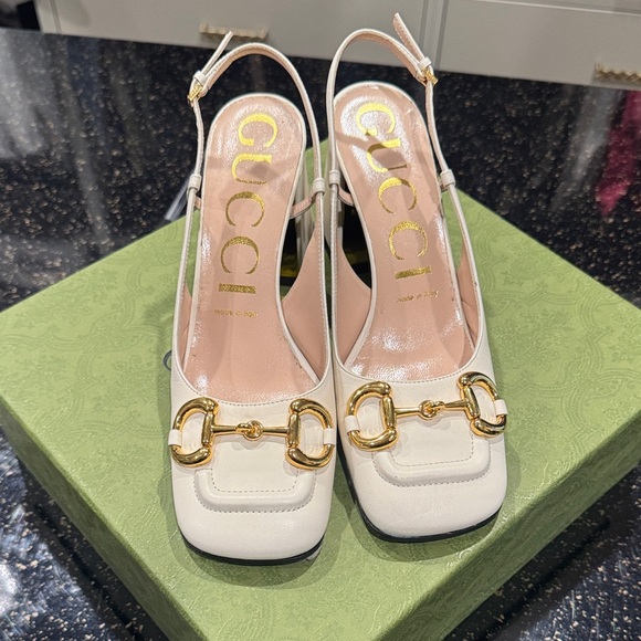 Gucci Women's Cream and Gold Block Heels - Picture 2 of 6